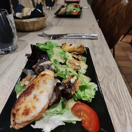 מלון Cafe Du Palais 2*