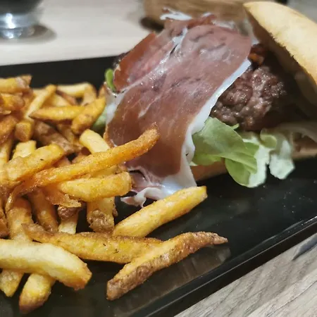 Cafe Du Palais 2*