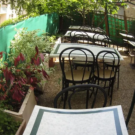 Cafe Du Palais 2* טונון-לה-בן